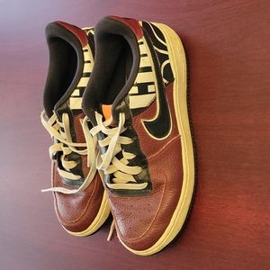 Nike Air Sneakers Dark Red, Black, and White Size 6.5Y Used
